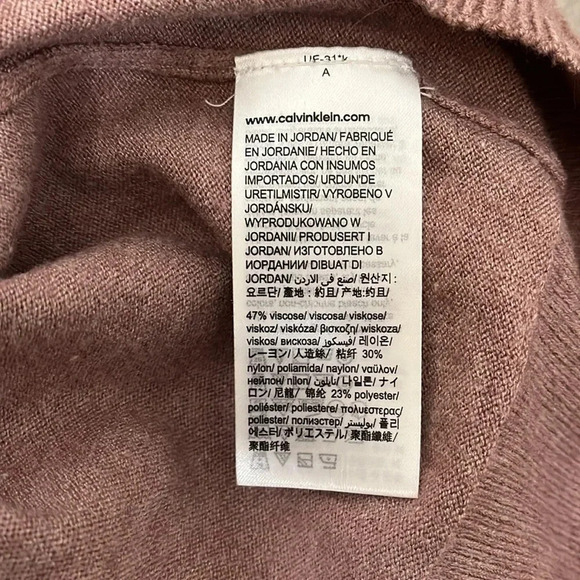 Turtleneck Sweater Lightweight Blush, Size M - Picture 5 of 7